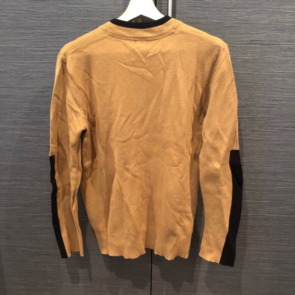 H&M SWEATER - Picture 5 of 5